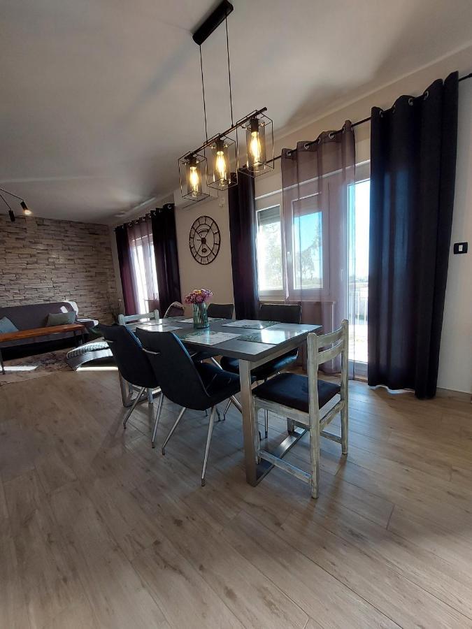 Family Apartment Cathy Galižana Eksteriør billede